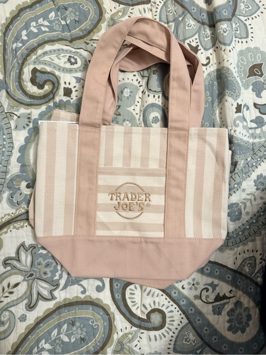 Trader Joe'S Handbags - Trader Joe’s tan Stripe Canvas Tote Bag